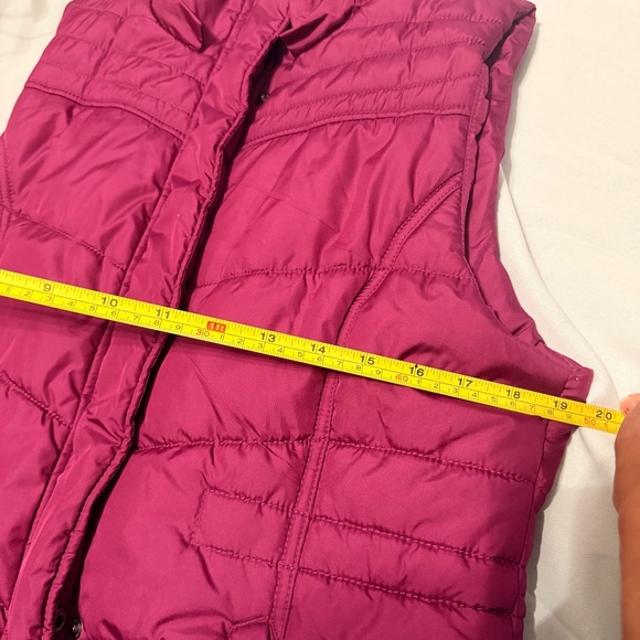 New York and Company Women’s Magenta Puffer Vest | Size Medium | Preowned | V1 - Picture 5 of 8